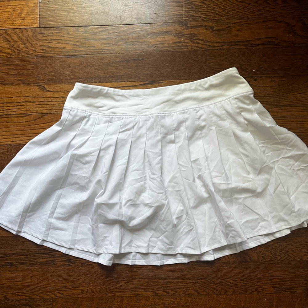 Low rise Pleated white tennis skirt